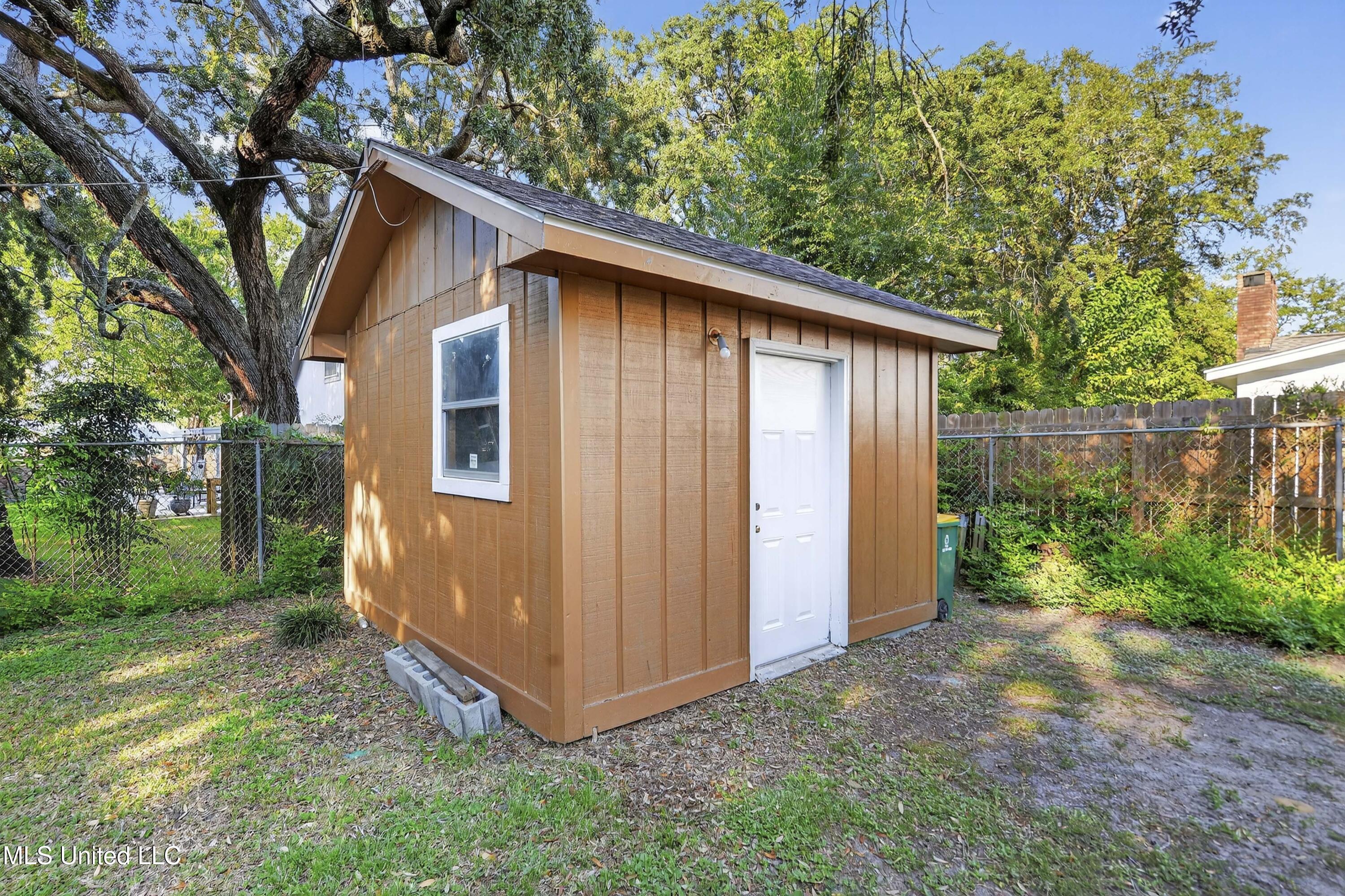 2560 Old Bay Road Biloxi, MS 39531 - Photo 21 of 30 019