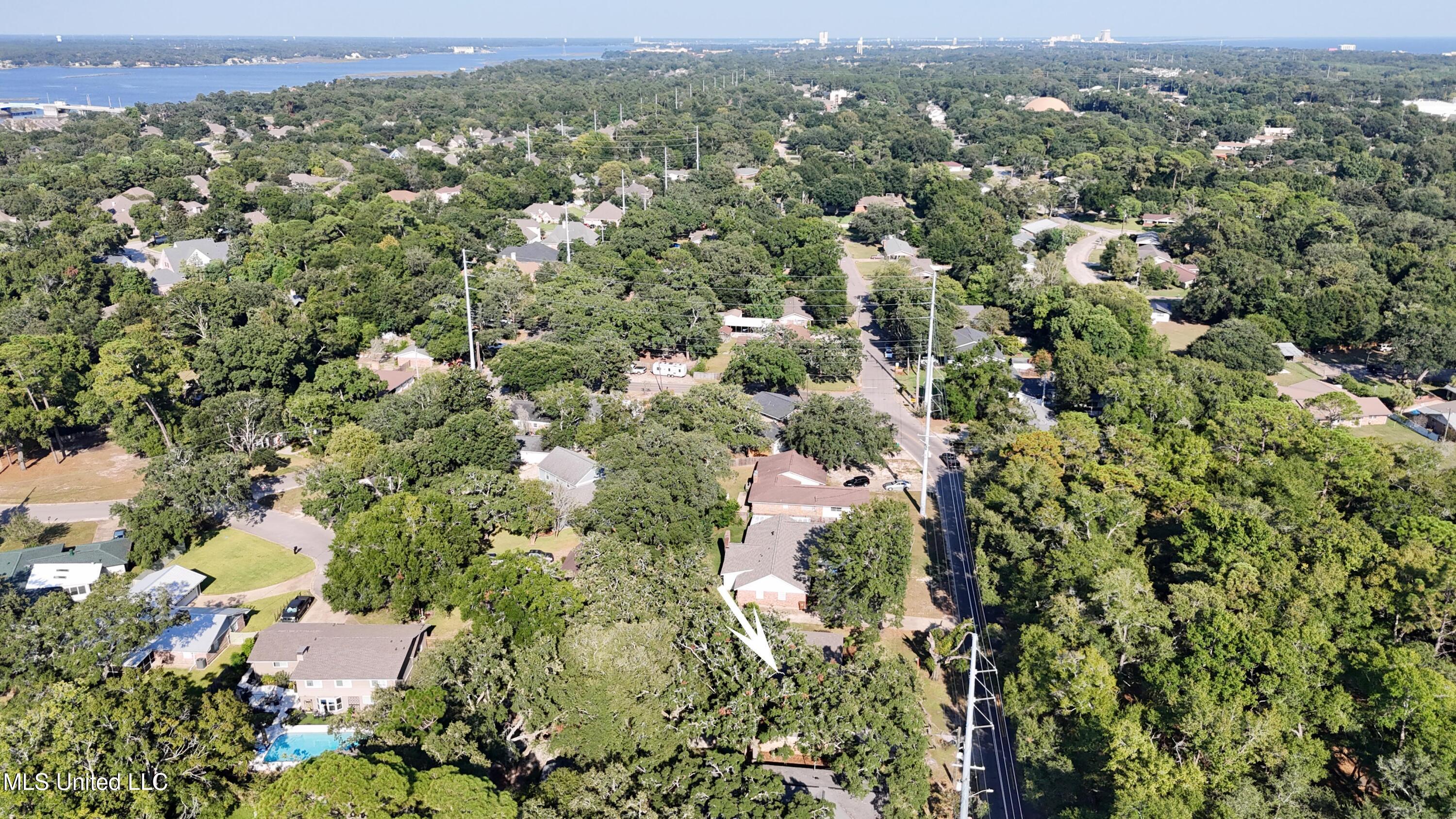 2560 Old Bay Road Biloxi, MS 39531 - Photo 24 of 30 024