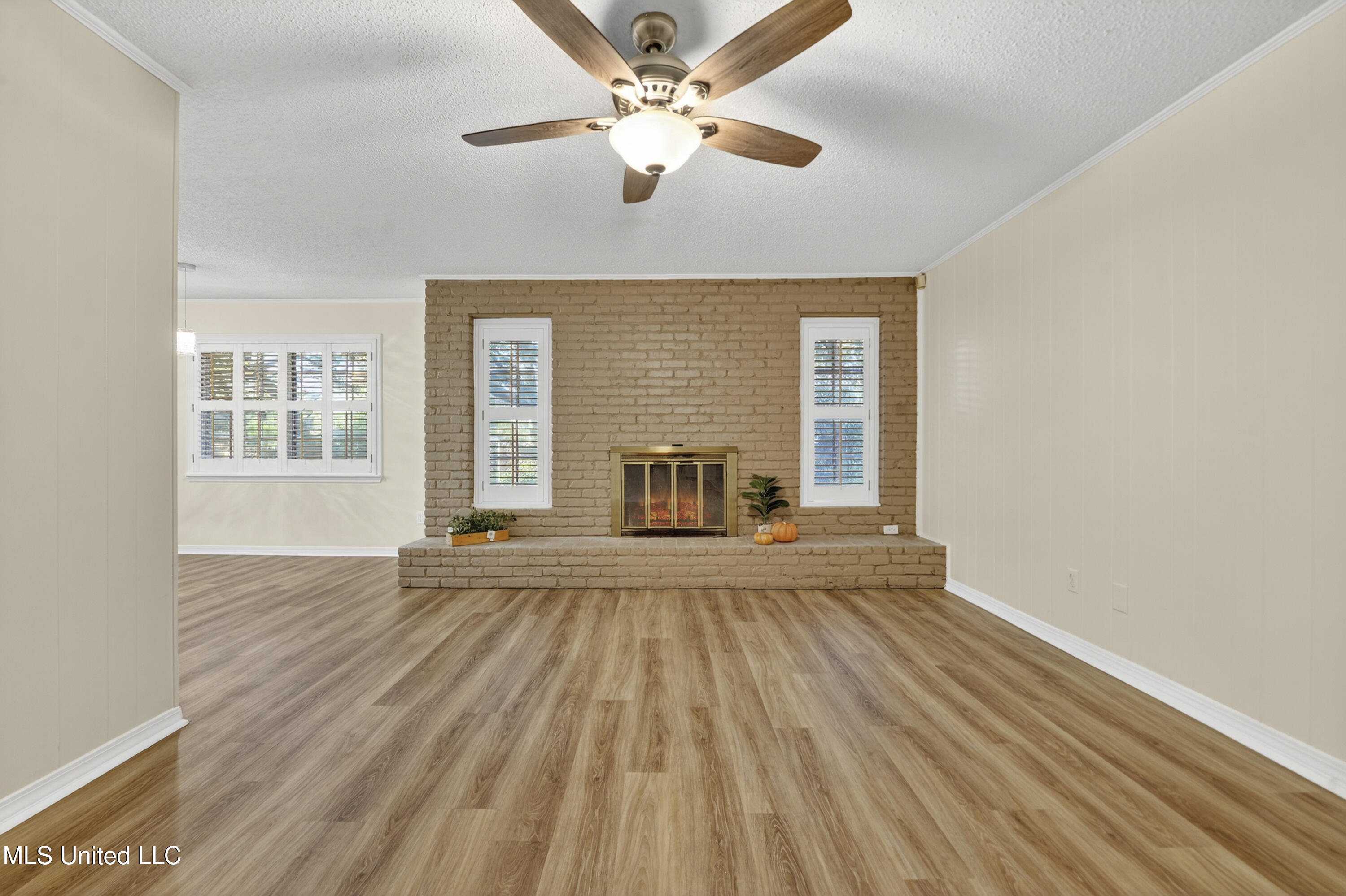 2560 Old Bay Road Biloxi, MS 39531 - Photo 5 of 30 003