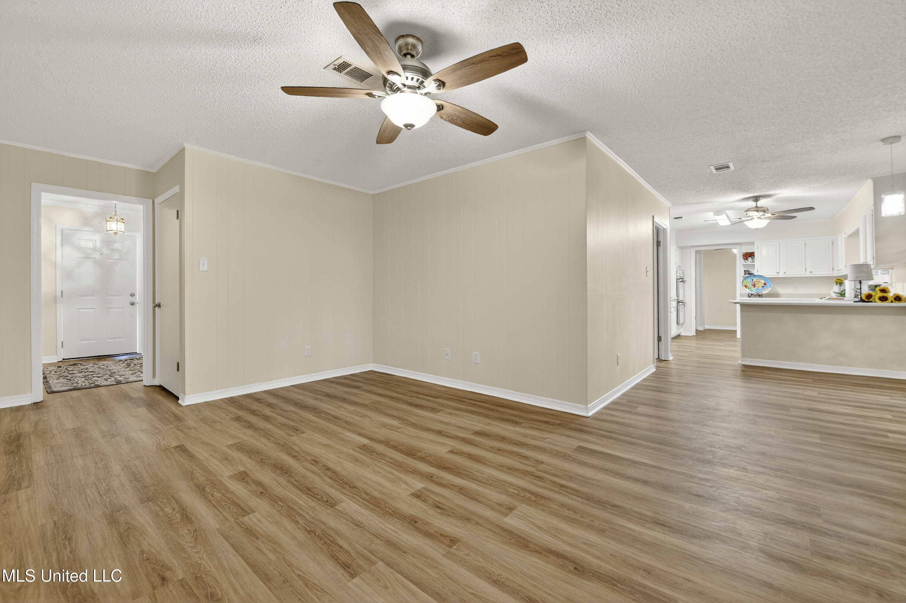 2560 Old Bay Road Biloxi, MS 39531 - Photo 6 of 30 004