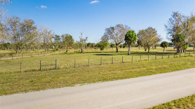 $450,000 | Southwest 144th Parkway, Okeechobee, FL 34974