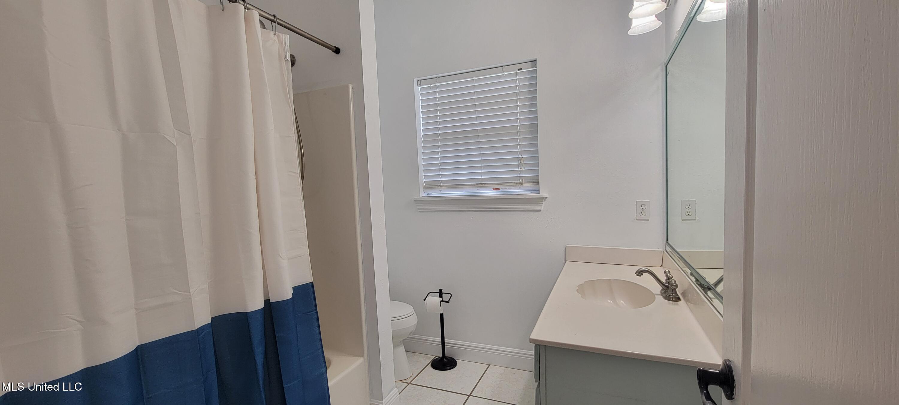 5715 Anoai Way Diamondhead, MS 39525 - Photo 19 of 23 20250818_114118