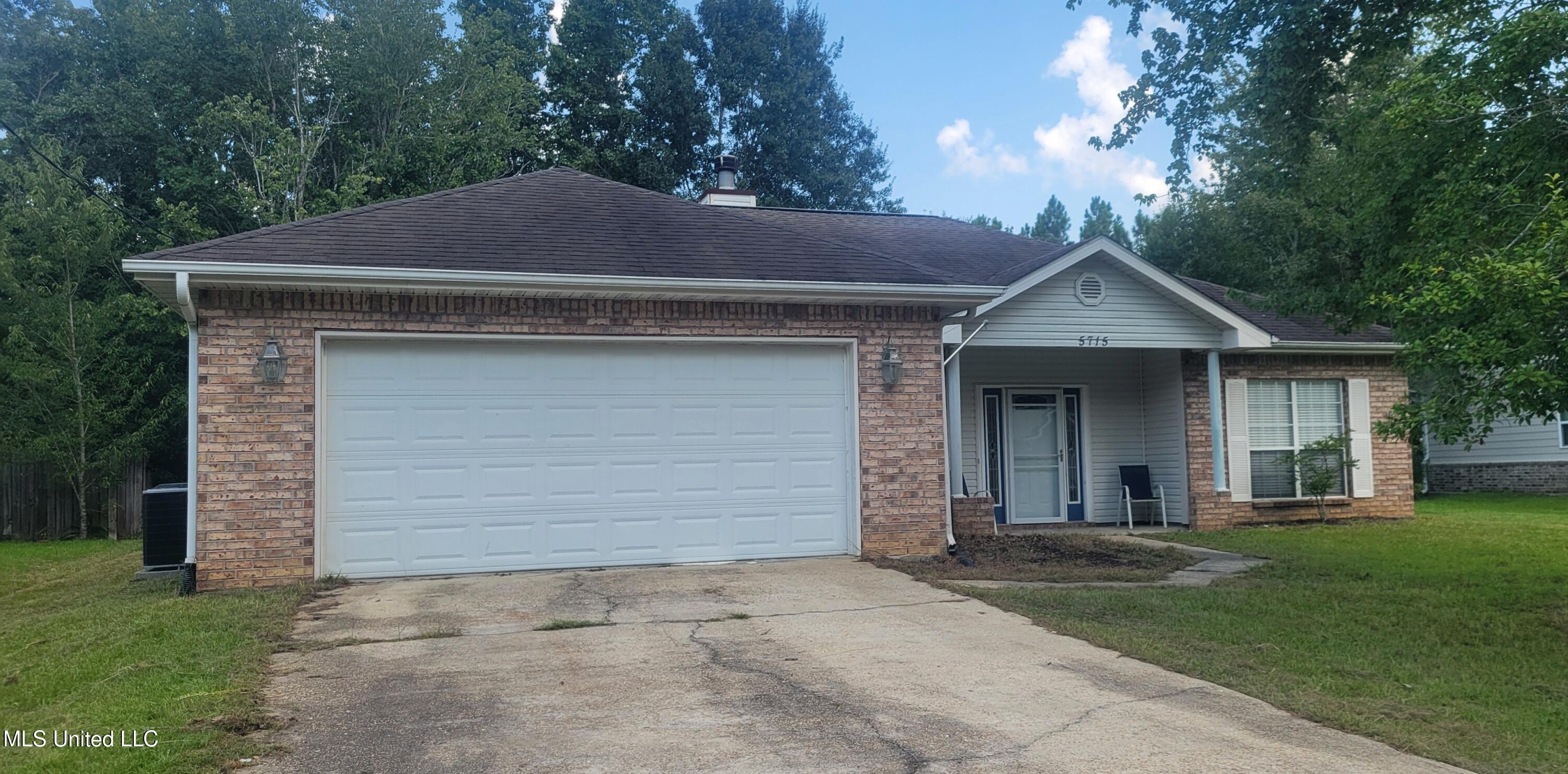 5715 Anoai Way Diamondhead, MS 39525 - Photo 2 of 23 20250818_113221