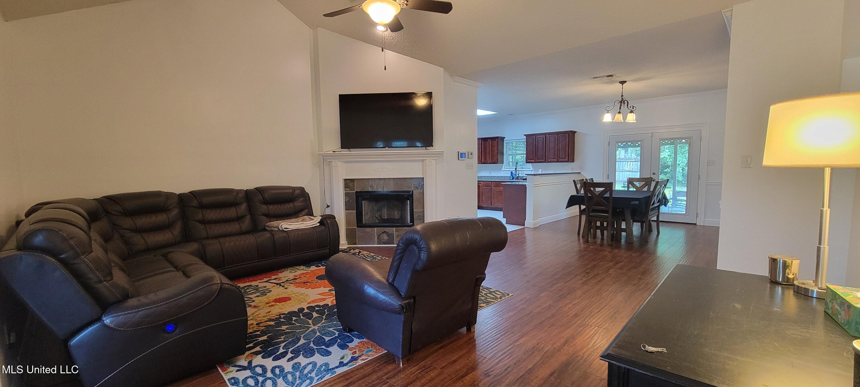 5715 Anoai Way Diamondhead, MS 39525 - Photo 3 of 23 20250818_113737