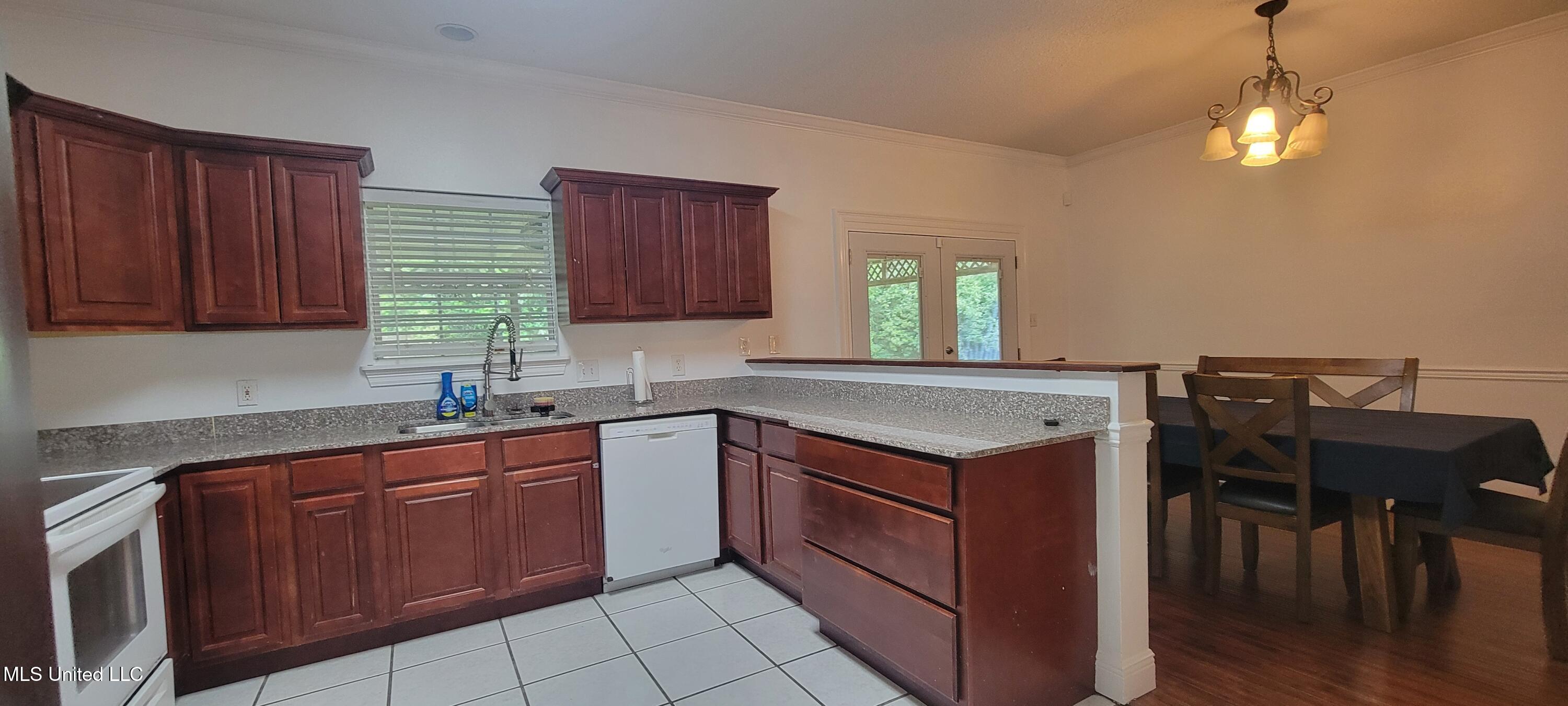 5715 Anoai Way Diamondhead, MS 39525 - Photo 6 of 23 20250818_113830