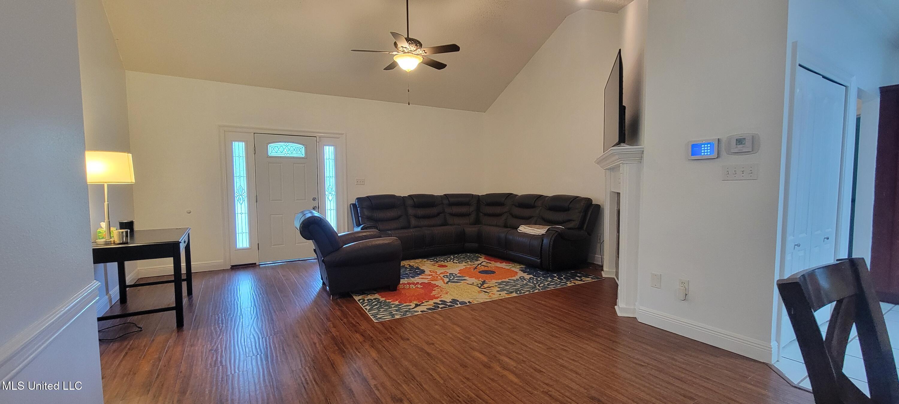 5715 Anoai Way Diamondhead, MS 39525 - Photo 9 of 23 20250818_114042