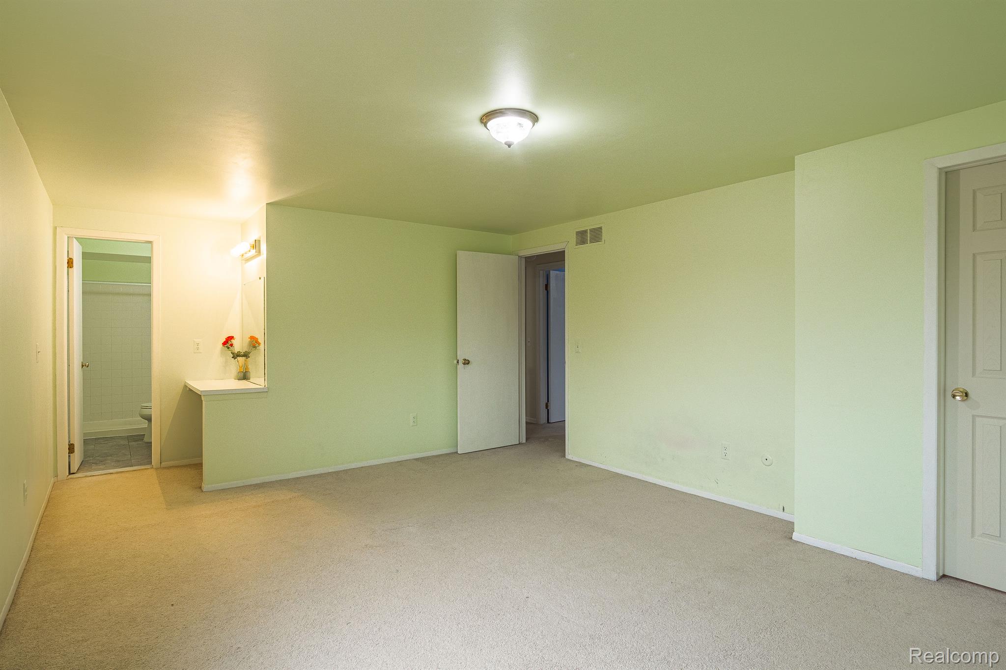45622 Hanford Road Canton, MI 48187 - Photo 12 of 21 Gallery Image 12