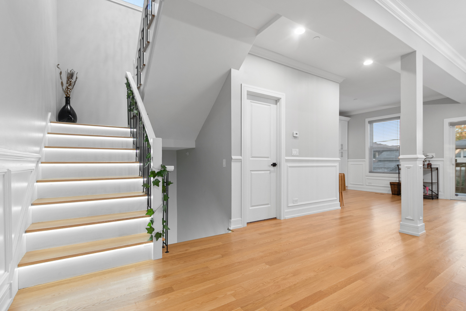 7727 South Roberts Road Bridgeview, IL 60455 - Photo 15 of 36 a view of an entryway with wooden floor