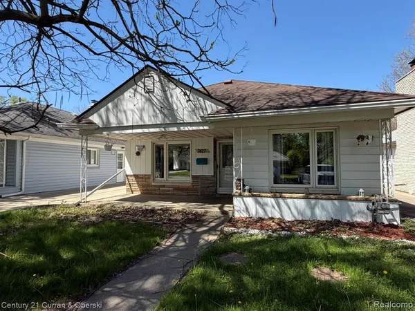 $174,900 | 7427 Drexel Street, Dearborn Heights, MI 48127