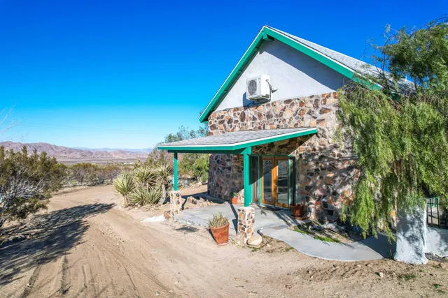 $1,895,000 | 59800 Onaga Trail, Joshua Tree, CA 92252