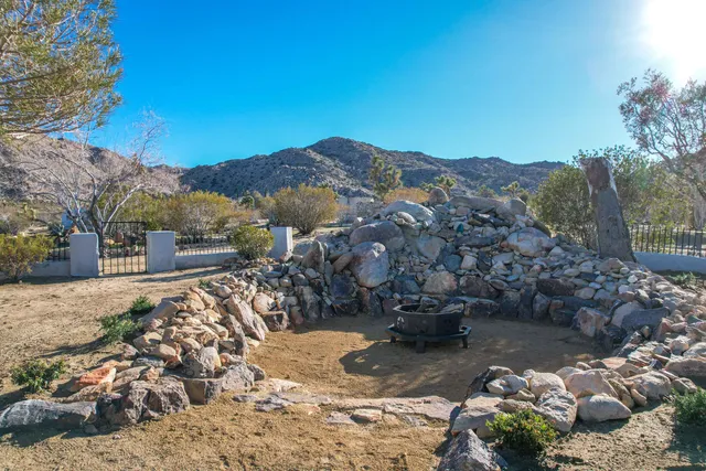 $1,895,000 | 59800 Onaga Trail, Joshua Tree, CA 92252
