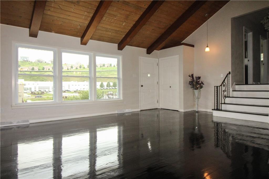 555 McClelland Road Canonsburg, PA 15317 - Photo 4 of 18 Gallery Image 4
