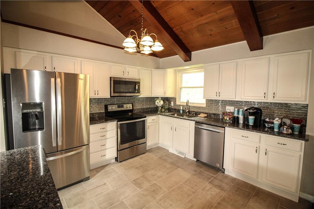 555 McClelland Road Canonsburg, PA 15317 - Photo 7 of 18 Gallery Image 7
