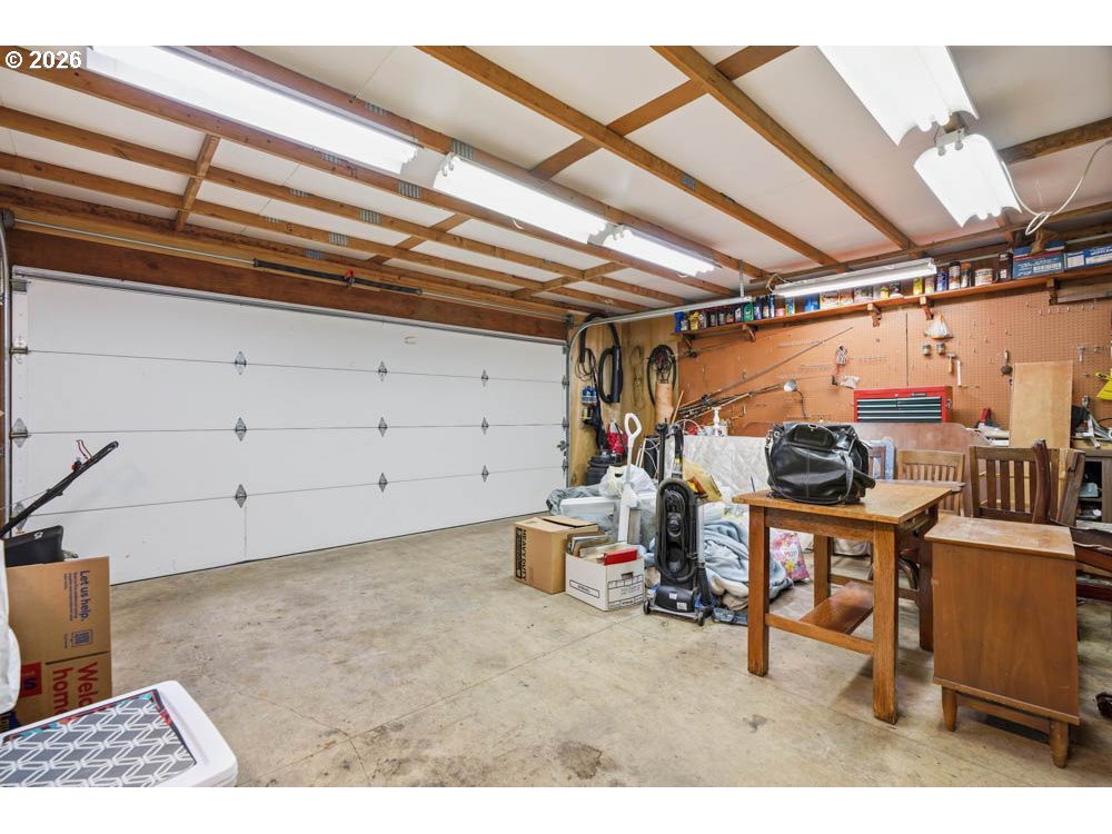 1014 Southeast 175th Place Portland, OR 97233 - Photo 23 of 31