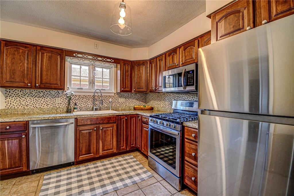 250 Cascade Road Pittsburgh, PA 15221 - Photo 3 of 25 Gallery Image 3