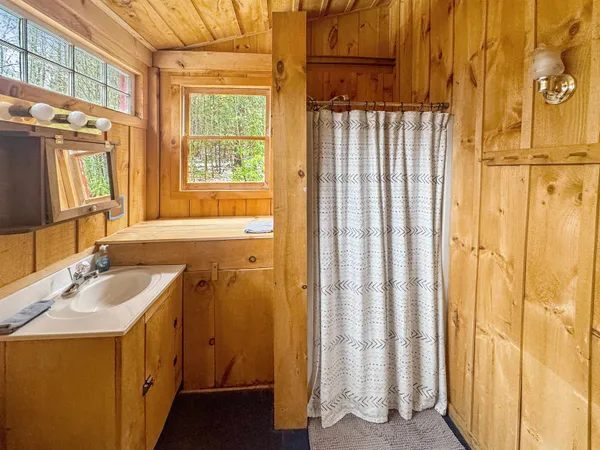 $399,000 | 1511 East Dover Road, Wardsboro, VT 05355