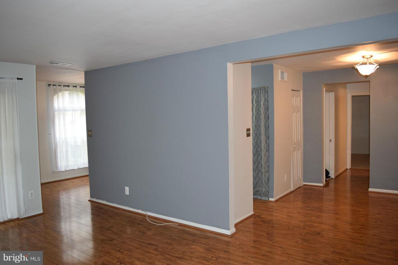 8312 Tobin Road, Unit 13 Annandale, VA 22003 - Photo 6 of 24 Living Room
