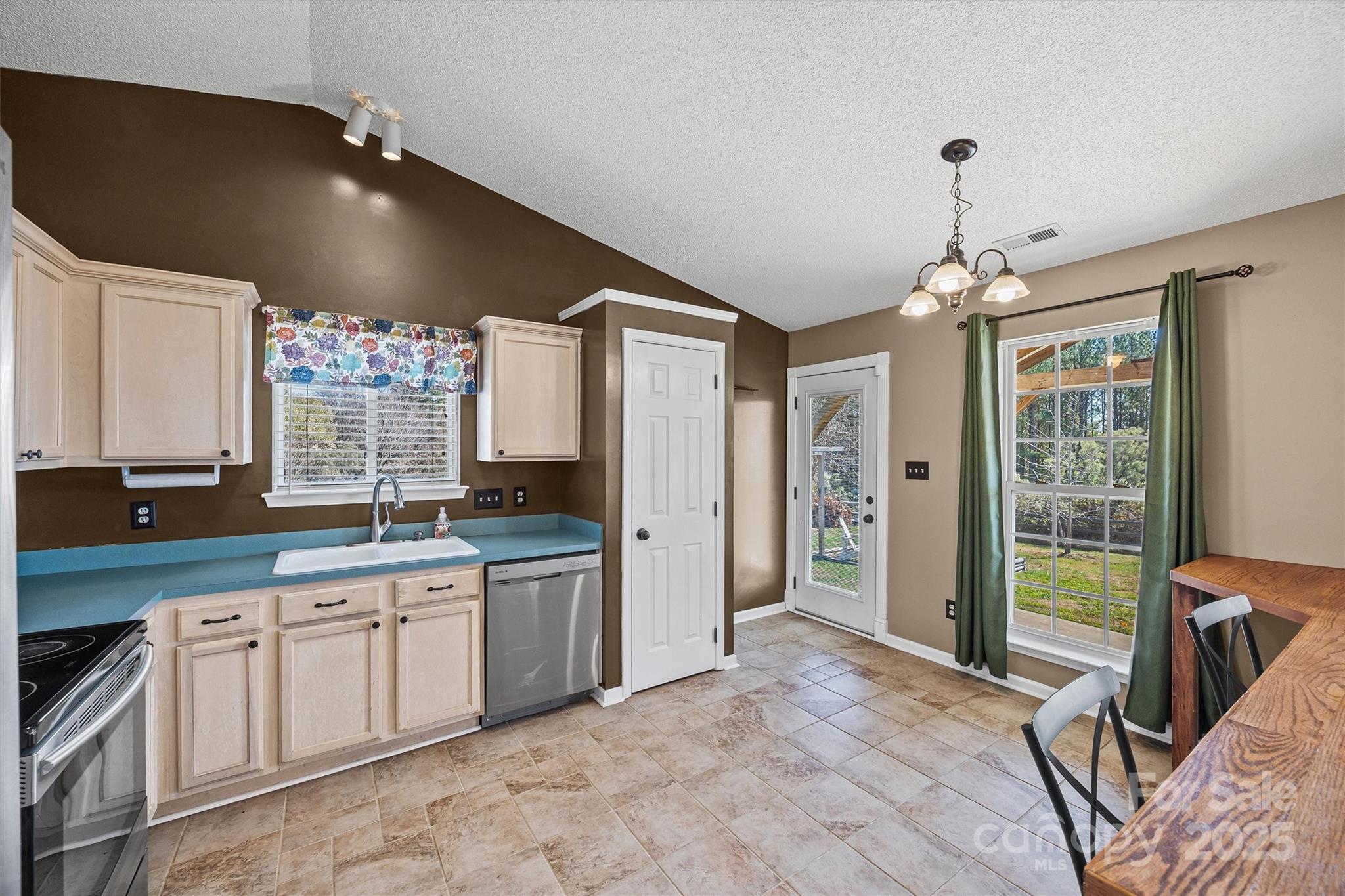 132 Sella Ridge Drive Mount Holly, NC 28120 - Photo 8 of 27