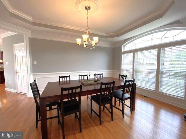 320 Kennard Road Perkasie, PA 18944 - Photo 4 of 29 a view of a dining room with furniture window and wooden floor