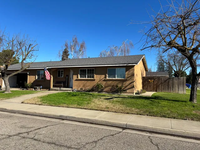 front view of house with a yard