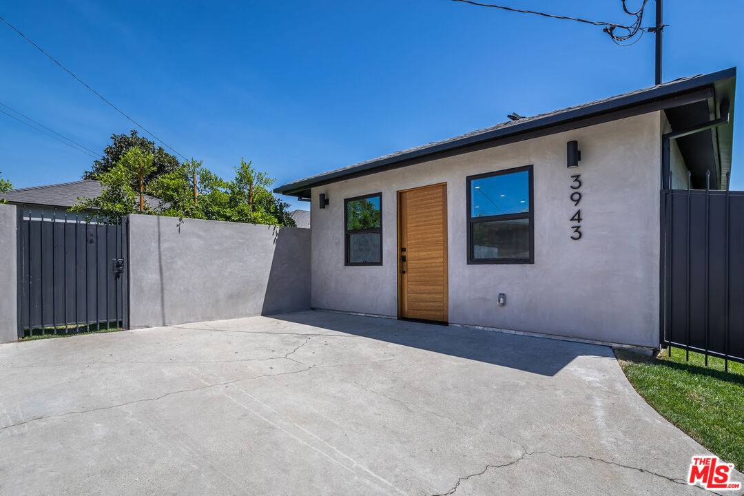 3941 Buckingham Road Los Angeles, CA 90008 - Photo 9 of 11