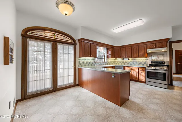 $949,000 | 22 Windswept Lane, Freehold, NJ 07728