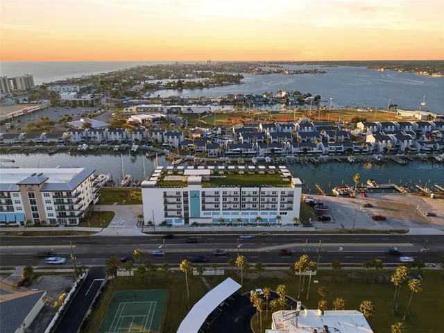 $1,094,000 | 400 150th Avenue, Unit 302, Madeira Beach, FL 33708