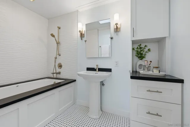 $1,999,000 | 2742 Glasgow Drive, Carlsbad, CA 92010