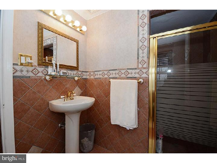 125 David Road Bala Cynwyd, PA 19004 - Photo 13 of 23 Bathroom