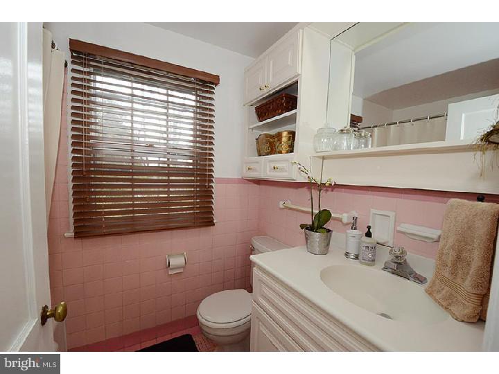 125 David Road Bala Cynwyd, PA 19004 - Photo 15 of 23 Bathroom