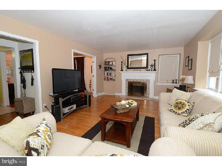 125 David Road Bala Cynwyd, PA 19004 - Photo 16 of 23 Living Room