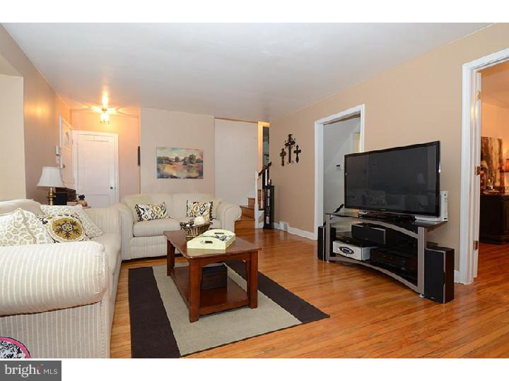 125 David Road Bala Cynwyd, PA 19004 - Photo 18 of 23 Living Room