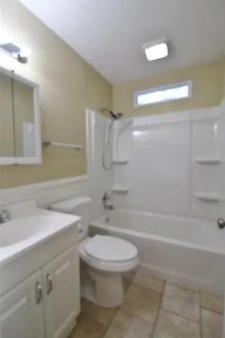 $1,695 | 5441 Thomas Lane, River Oaks, TX 76114