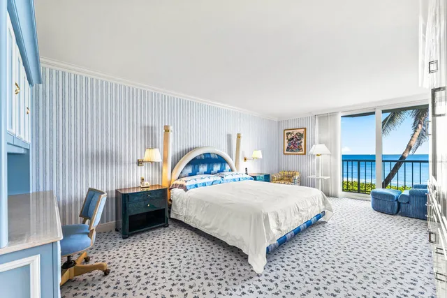 a view of a yard and front view of a house