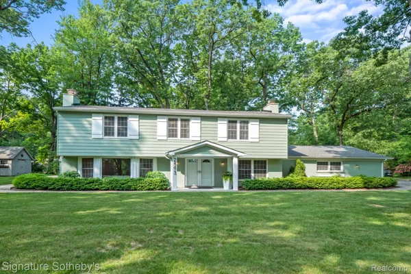 $569,900 | 2593 South Christian Hills Drive, Rochester, MI 48309