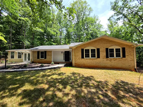 $384,950 | 181 Oakdale Drive, Boones Mill, VA 24065