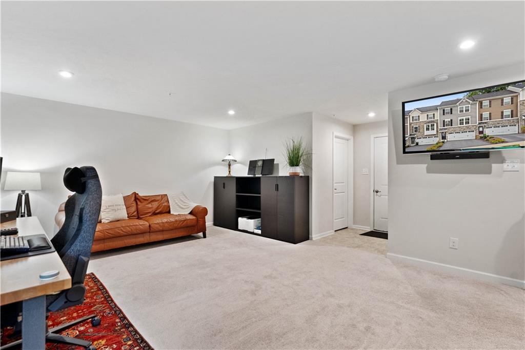 136 Cole Drive McKees Rocks, PA 15136 - Photo 20 of 25 Gallery Image 20