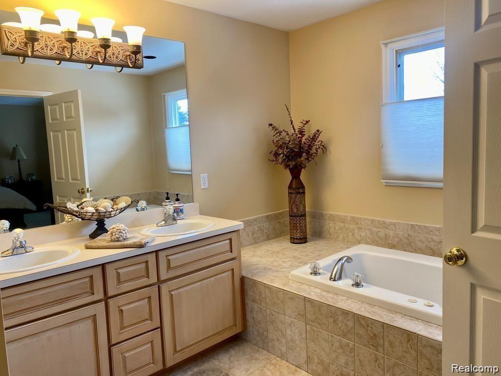 1403 Tulberry Circle Rochester, MI 48306 - Photo 20 of 91 Tulberry15.jpg