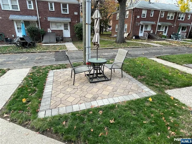 $299,000 | 130 Glenbrook Parkway, Unit 5E, Englewood, NJ 07631