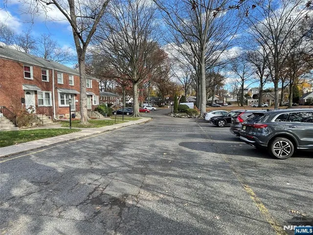 $299,000 | 130 Glenbrook Parkway, Unit 5E, Englewood, NJ 07631
