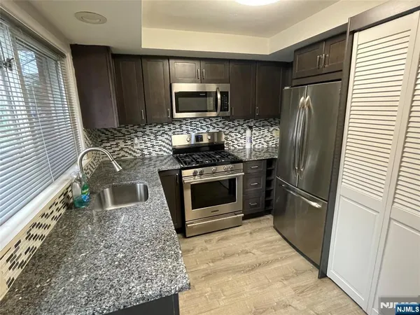 $299,000 | 130 Glenbrook Parkway, Unit 5E, Englewood, NJ 07631