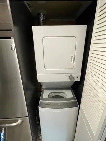 $299,000 | 130 Glenbrook Parkway, Unit 5E, Englewood, NJ 07631