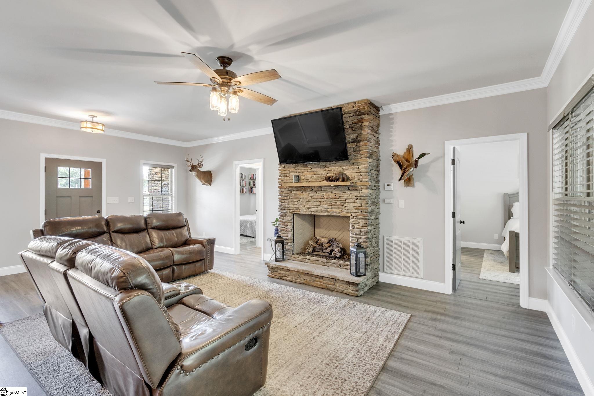 744 Dunklin Bridge Road Fountain Inn, SC 29644 - Photo 4 of 36