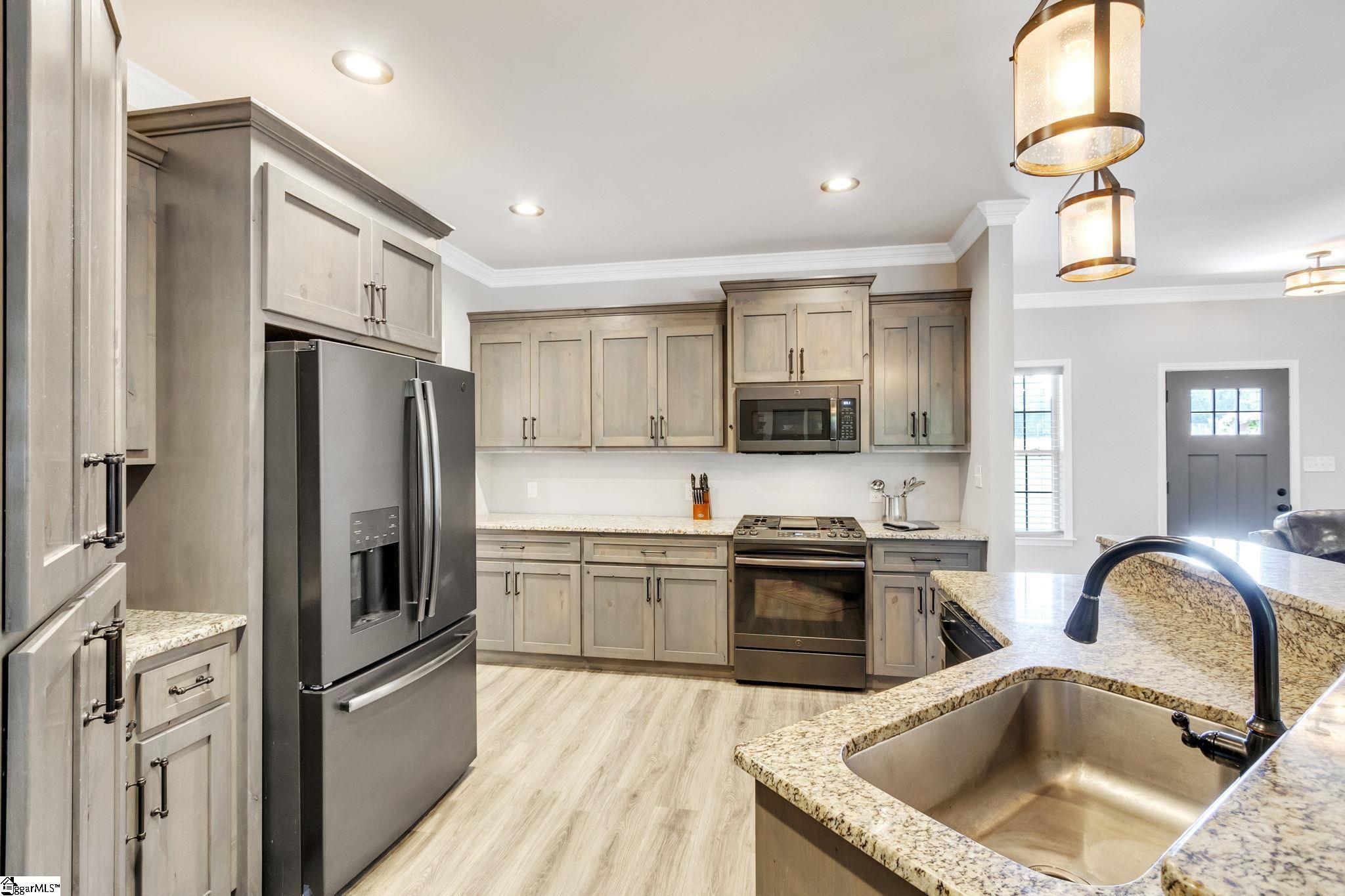 744 Dunklin Bridge Road Fountain Inn, SC 29644 - Photo 7 of 36