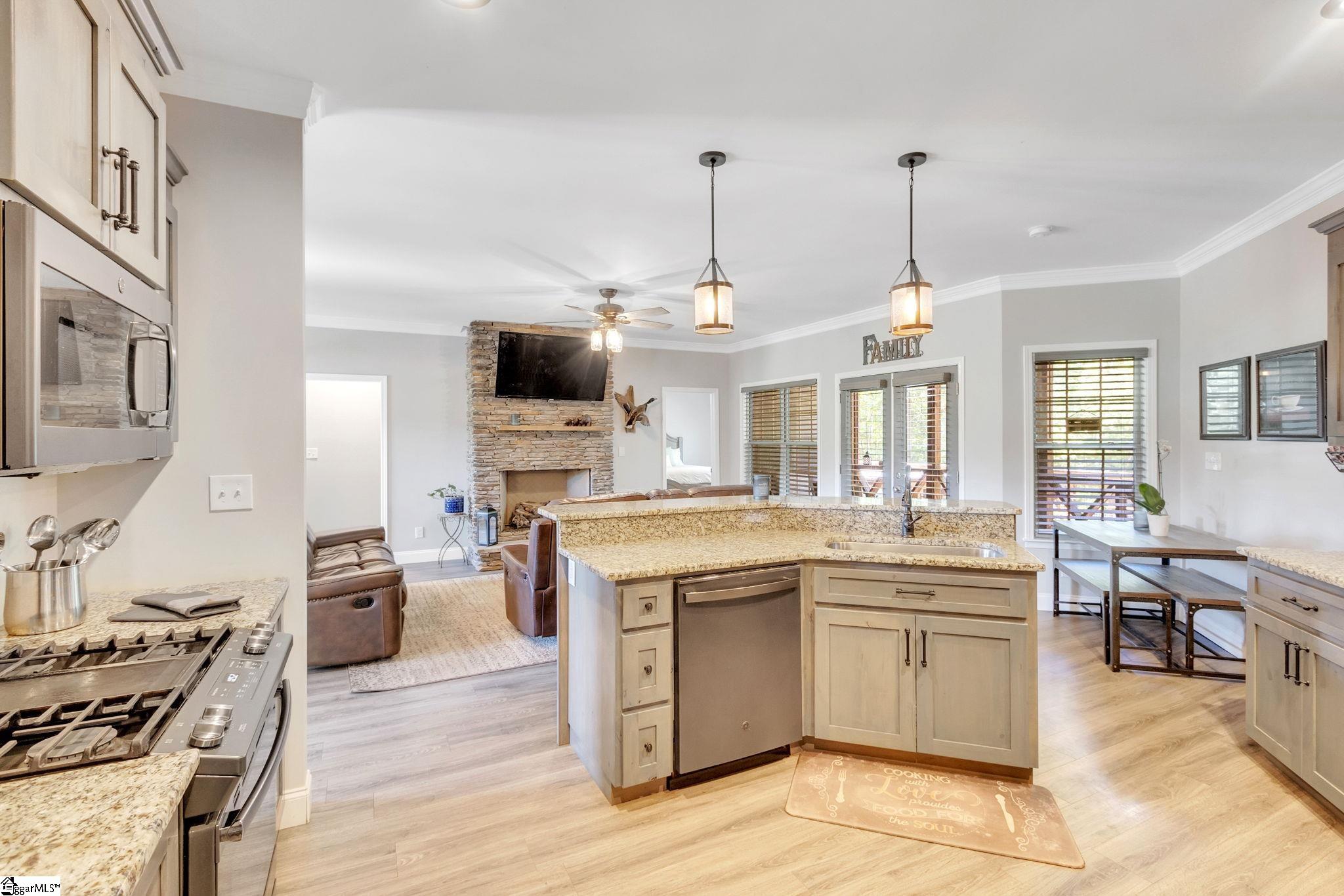 744 Dunklin Bridge Road Fountain Inn, SC 29644 - Photo 8 of 36