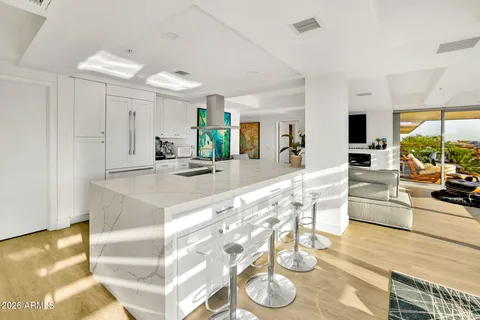 $1,275,000 | 7137 East Rancho Vista Drive, Unit 7008, Scottsdale, AZ 85251