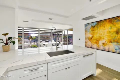 $1,275,000 | 7137 East Rancho Vista Drive, Unit 7008, Scottsdale, AZ 85251