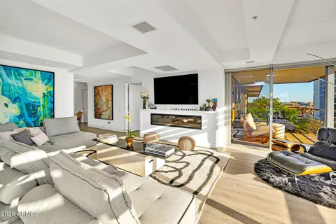 $1,275,000 | 7137 East Rancho Vista Drive, Unit 7008, Scottsdale, AZ 85251