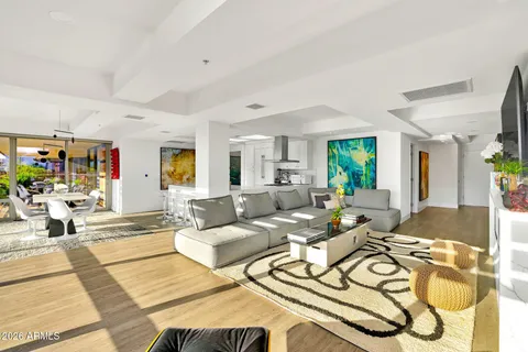 $1,275,000 | 7137 East Rancho Vista Drive, Unit 7008, Scottsdale, AZ 85251