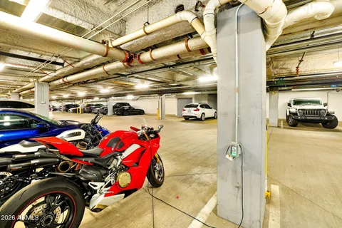 $1,275,000 | 7137 East Rancho Vista Drive, Unit 7008, Scottsdale, AZ 85251